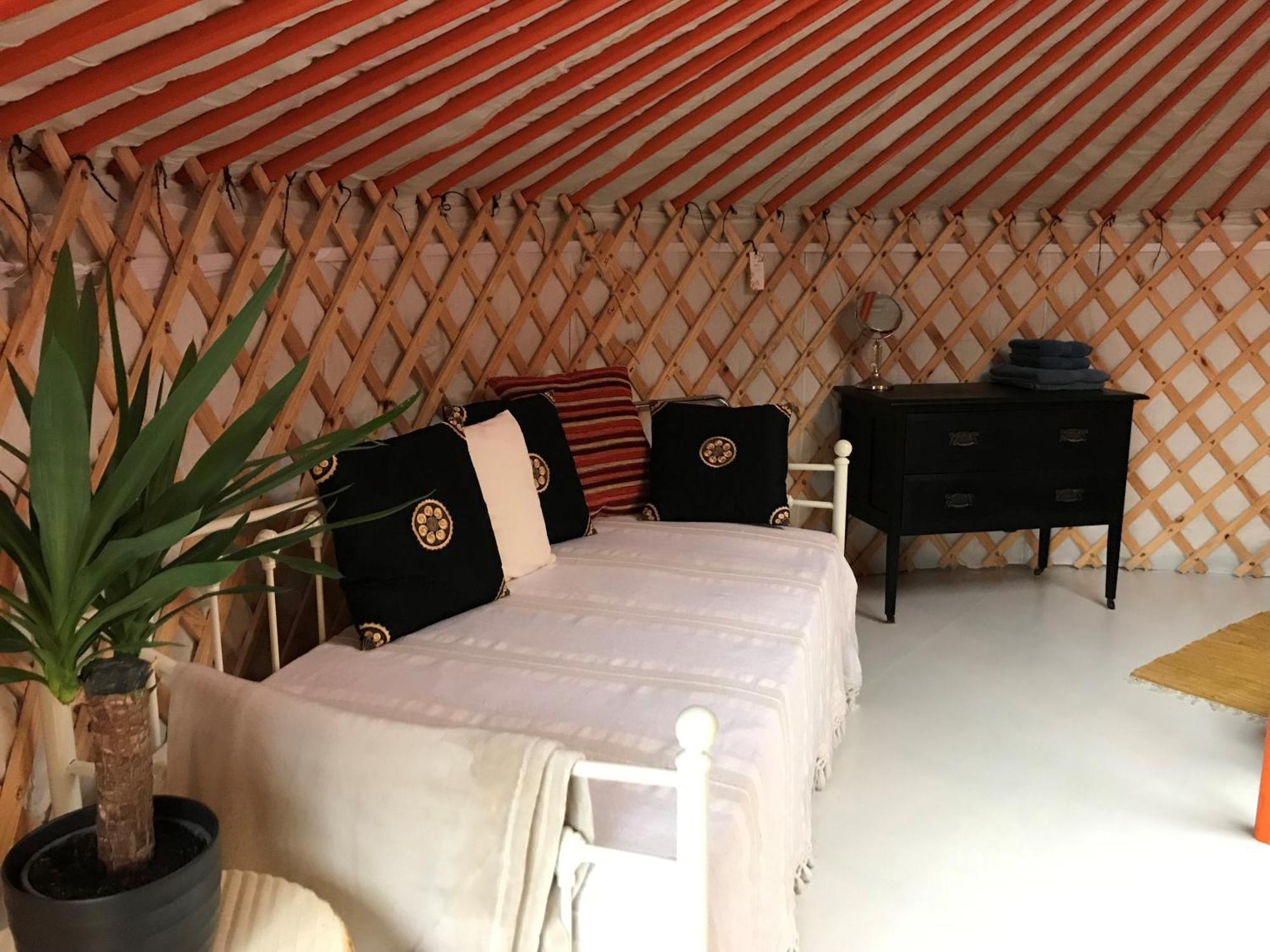 Gilfach Gower Farm Luxury Yurt With Hot Tub Ammanford Exterior foto